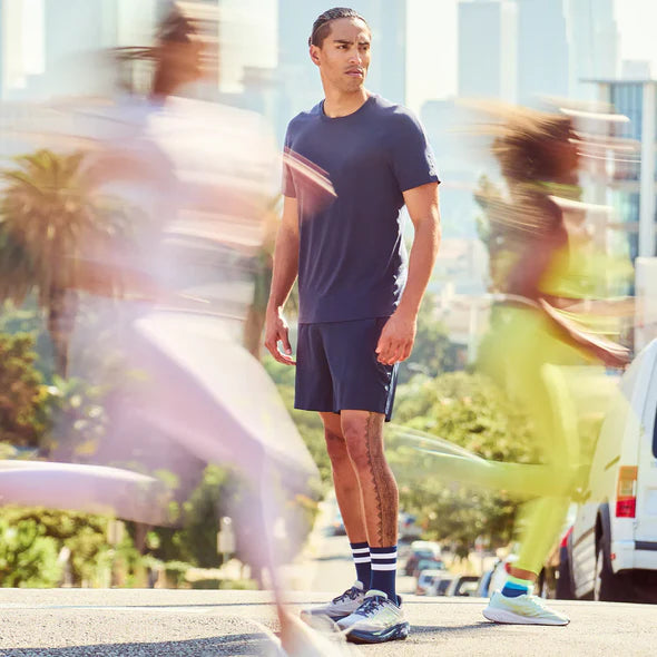 Feetures - Elite Light Cushion Mini Crew Socks
